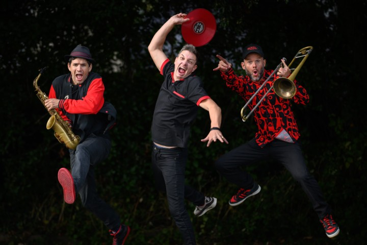 22.08 - 22h. LES MOLOTOV BROTHERS 