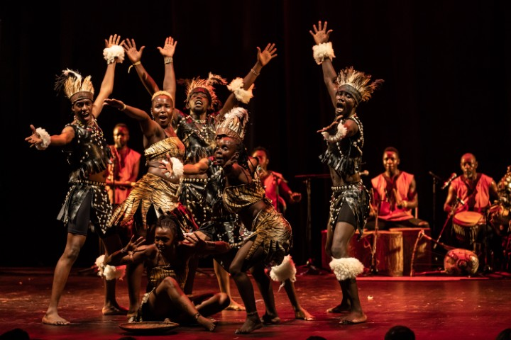 KENYA - African Tumbas